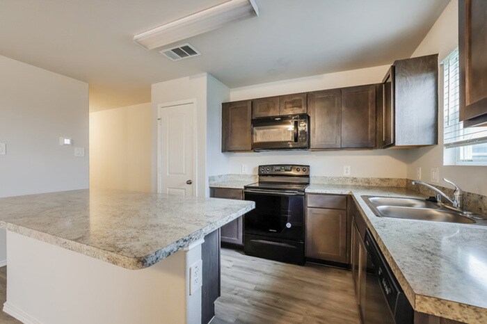 Foto principal - 2723 Bouvardia Wy