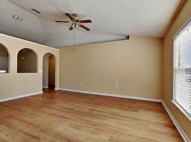 Foto del edificio - 12244 Pine Bluff St