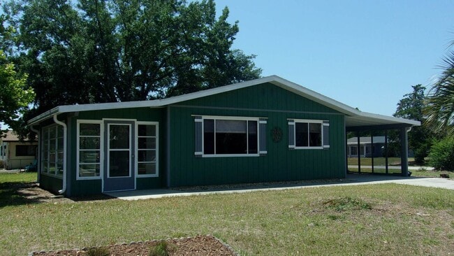 Building Photo - 9880 SW 101st Pl