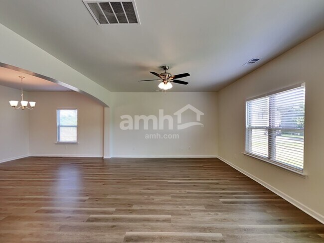 Building Photo - 392 Bandelier Cir