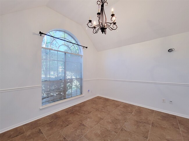 Foto del edificio - 5810 Forest Land Dr