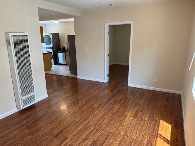 Sala de estar - 2920 S Sycamore Ave
