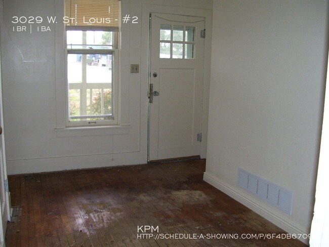 Building Photo - WEST SIDE 1 BEDROOM APARTMENT