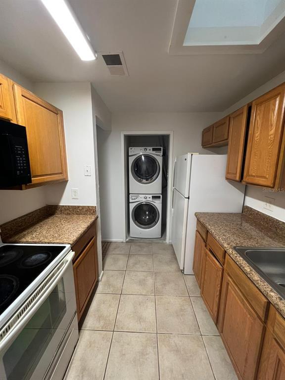 Building Photo - 4153 Spitfire Ave