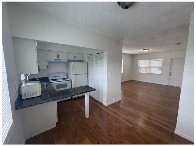 Foto del edificio - 2420 Johnson St