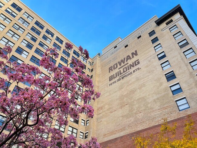 Foto del edificio - 460 S Spring St