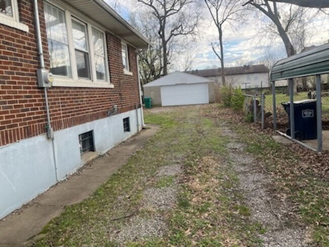 Foto del edificio - 2 Bedroom 1 Bathroom home