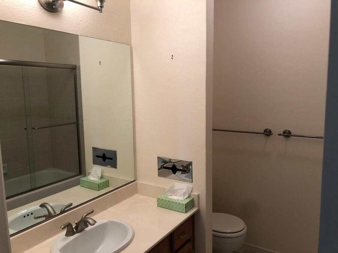 Foto principal - 22330 Homestead Rd