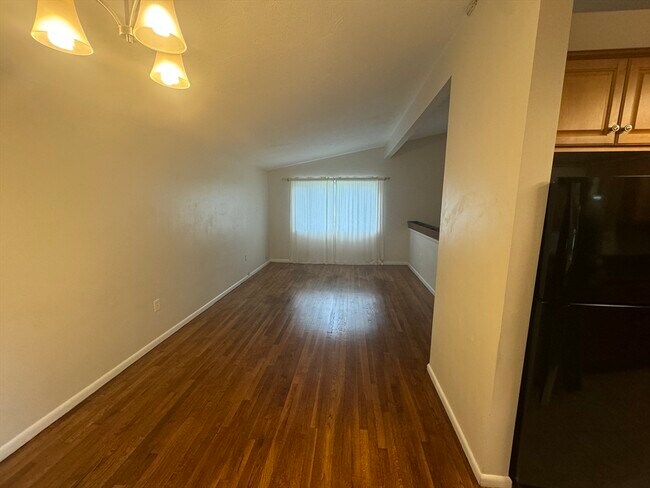 Foto del edificio - 238 N Main St