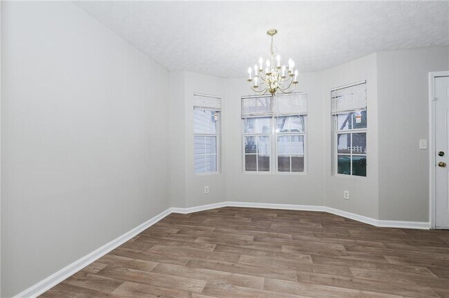 Building Photo - 5896 Strathmoor Manor Cir