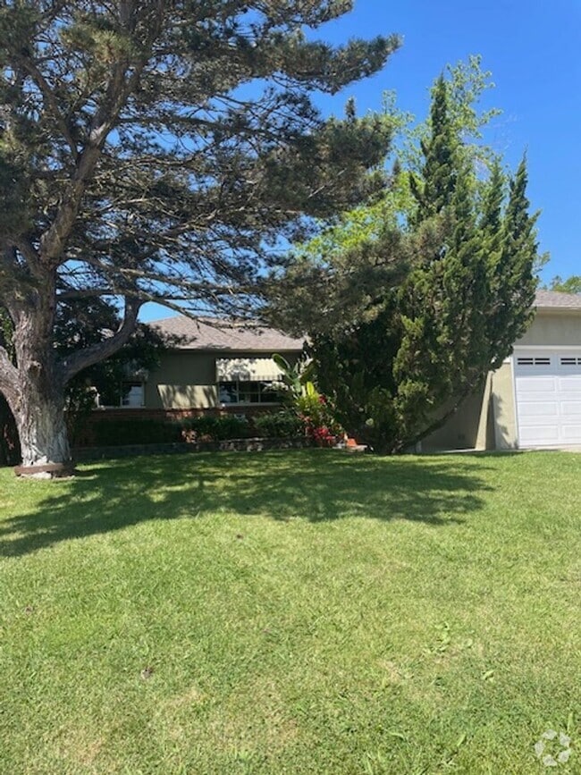 Building Photo - 146 Gardiner Way