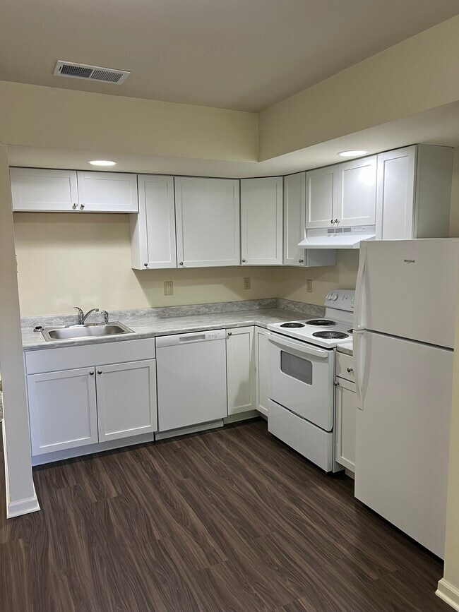 Foto del edificio - 1411 Varsity Ln