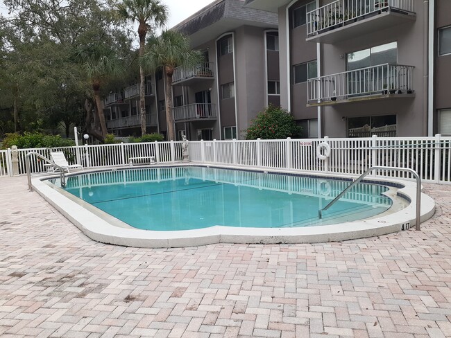 Common Pool Area - 4611 W Fig St