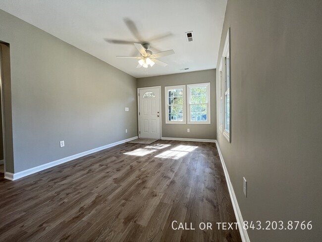 Building Photo - Fully Renovated 2 Bedroom!!!