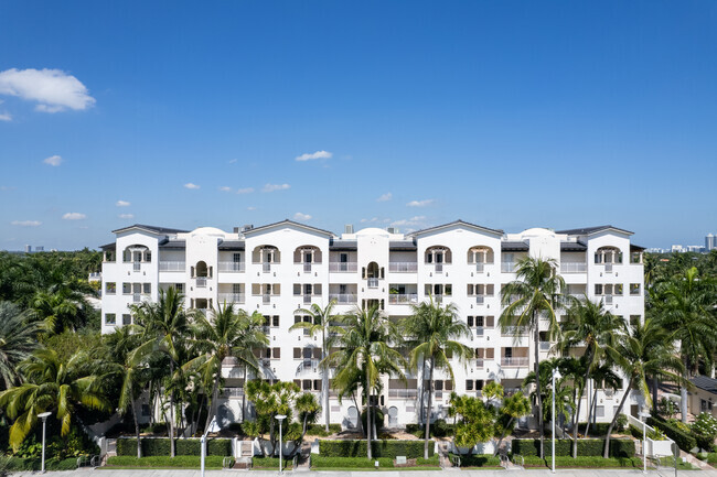 Building Photo - The Townhomes at Sunset Harbour