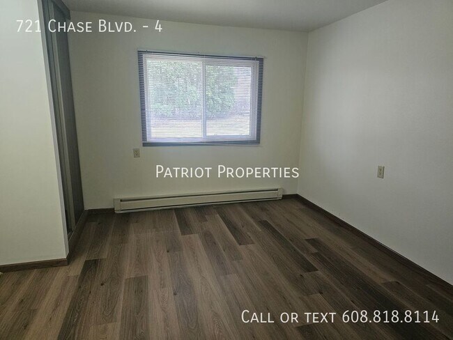 Building Photo - 1 bedroom/ 1 bath apartment in Sun Prairie...