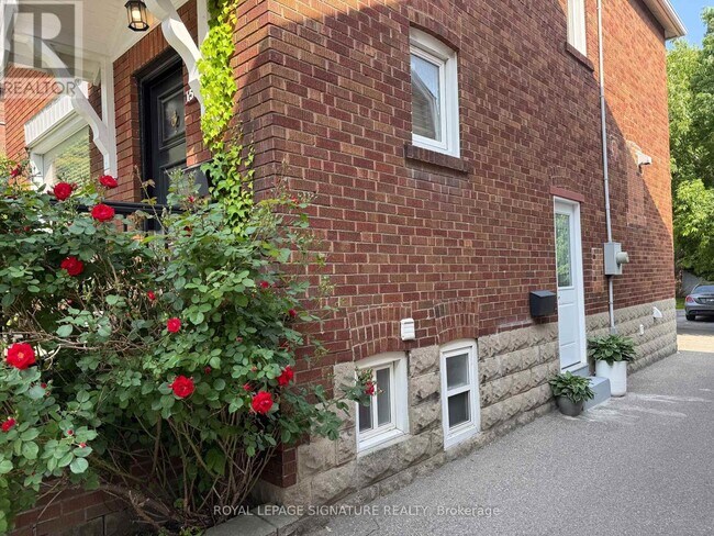 Photo du bâtiment - 150 Davisville Ave