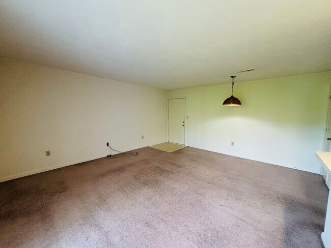 Foto del edificio - 3 Bedroom 2 Bathroom Condo