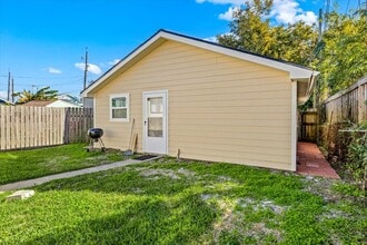 Building Photo - 2823 Avenue Q