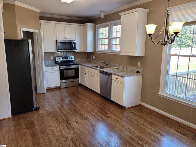 Building Photo - 409 S Orchard Farms Ave