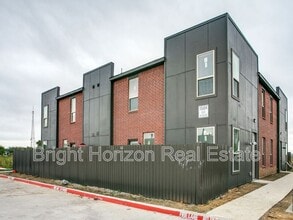 Building Photo - 10684 Tube Dr