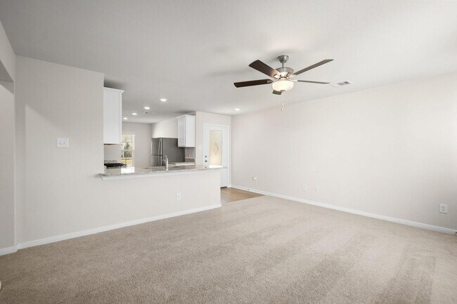 Building Photo - 10389 Sweetwater Creek Dr