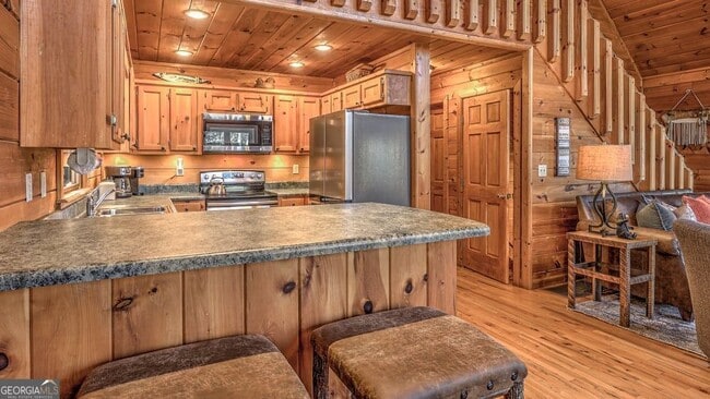 Foto del edificio - 348 The Forest Has Eyes