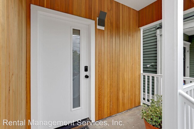 Foto del edificio - 2 br, 1 bath House - 2427 NW Savier St