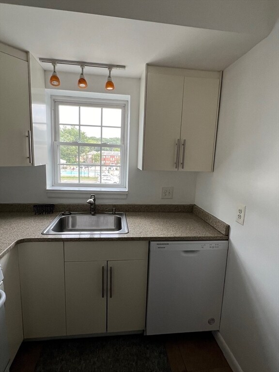 Foto del edificio - 153 Lake Shore Rd