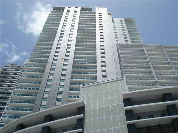 Vista lateral - 1250 S Miami Ave