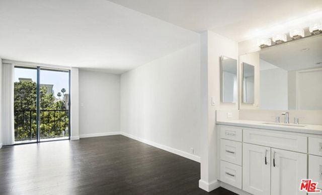 Building Photo - 10535 Wilshire Blvd