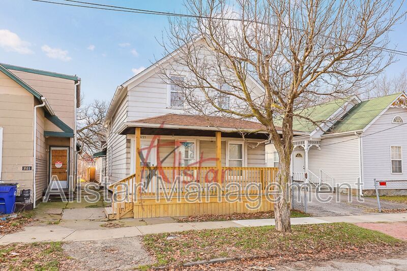 Primary Photo - 3235 Erin Ave