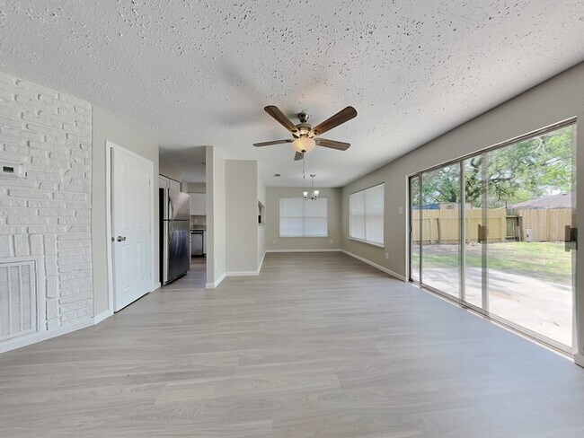 Foto del edificio - 12219 Lennox Gardens Dr