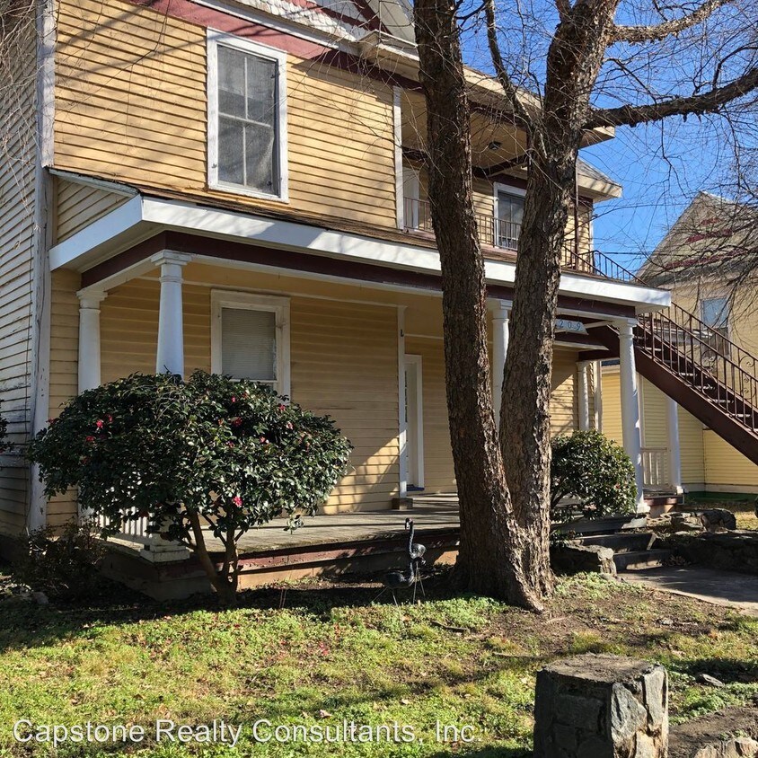 Primary Photo - 209 N Spring St