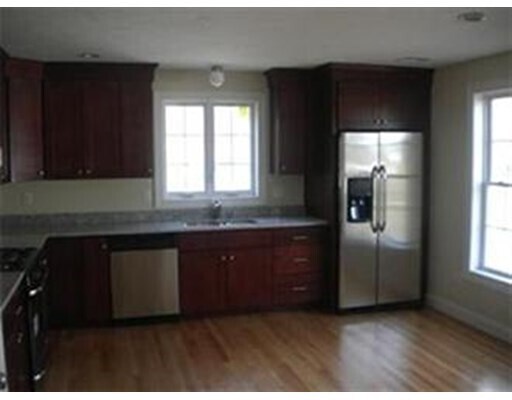 Primary Photo - 92 Hazel St