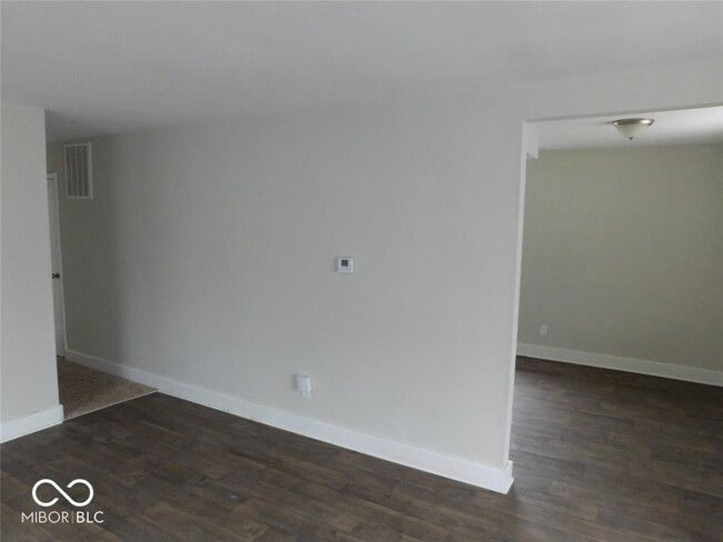 Building Photo - 2861 Lasalle St