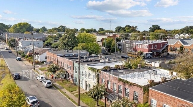 Building Photo - 1828 Parkwood Ave