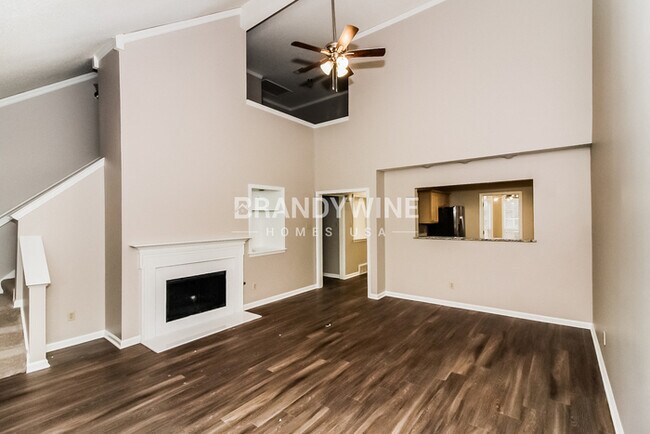 Building Photo - 445 Bruins Trce