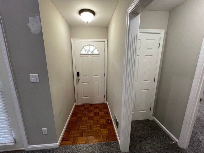 Foto del edificio - Pet Friendly Condo For Rent In Shelbyville