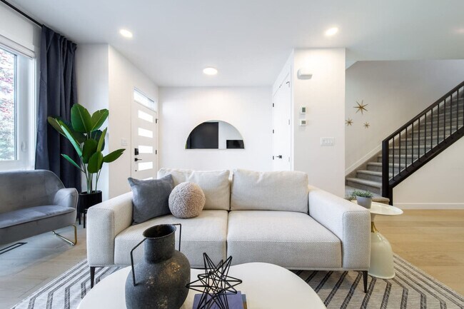 Building Photo - 10749-10773 73 Ave NW