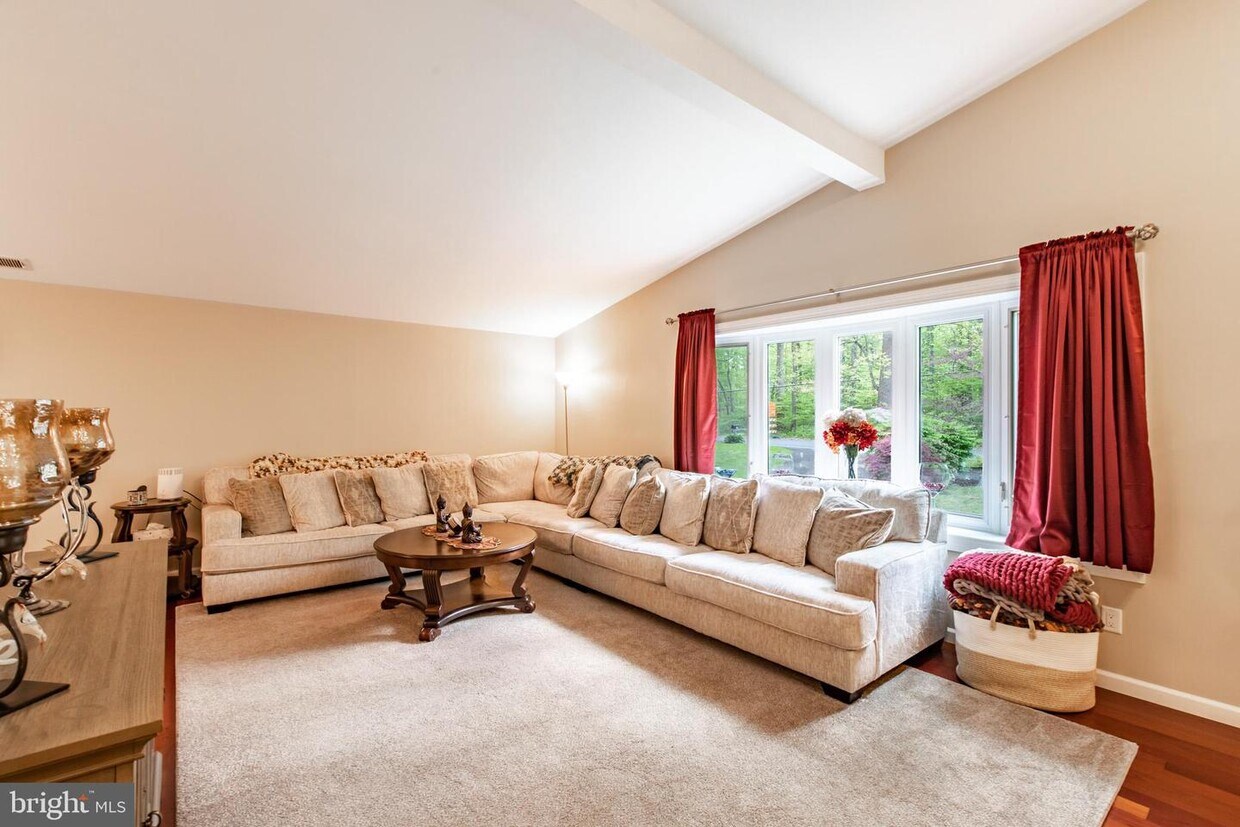 Foto principal - 2340 Mill Hill Rd
