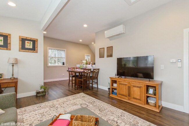 Foto del edificio - 2508 Lakeshore Dr