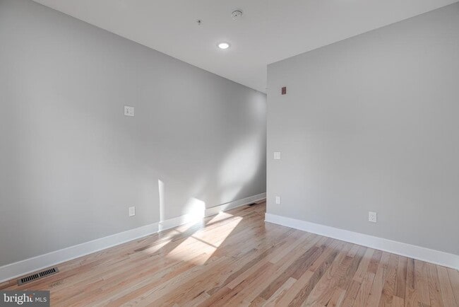 Building Photo - 2113 Master St