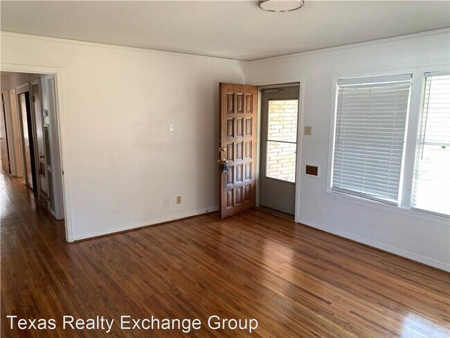 Building Photo - 3 br, 2.5 bath House - 606 Hopper Almond