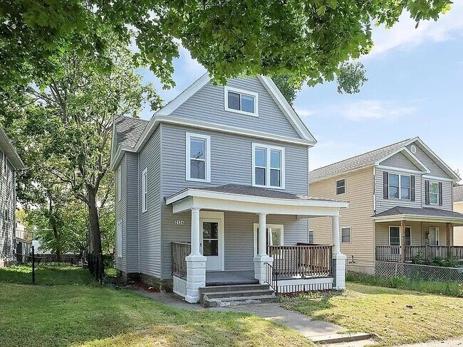 Foto del edificio - 2124 Fremont Ave N