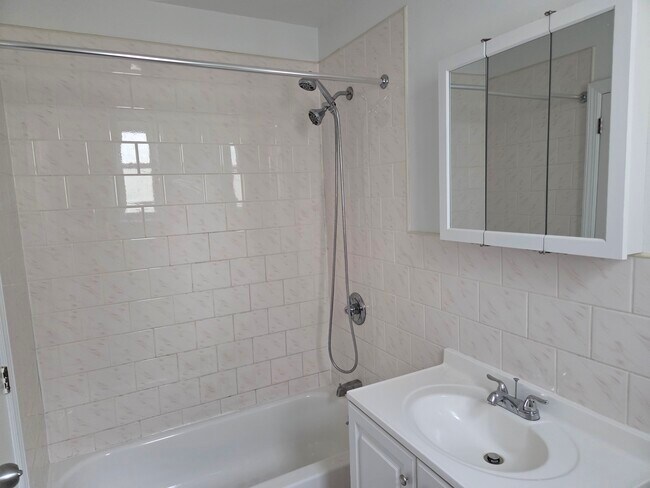 Foto del edificio - 3232 60th St