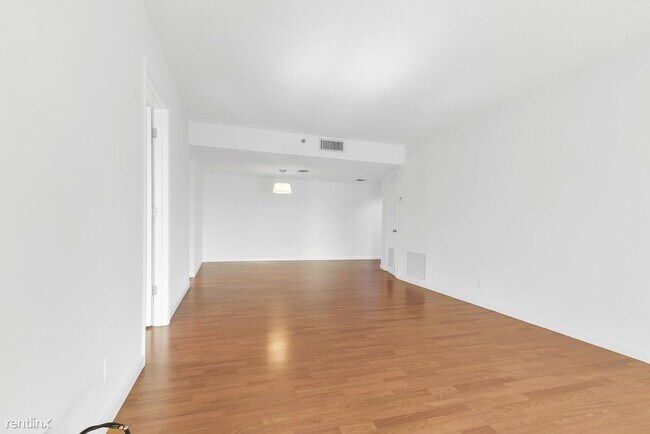 Building Photo - 2 br, 2 bath House - 5951 Wellesley Park D...