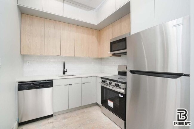 Foto del edificio - 2 bedroom in Brooklyn NY 11206