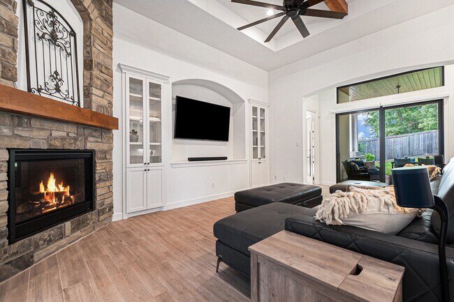 Building Photo - 1703 Madera Oaks Ct
