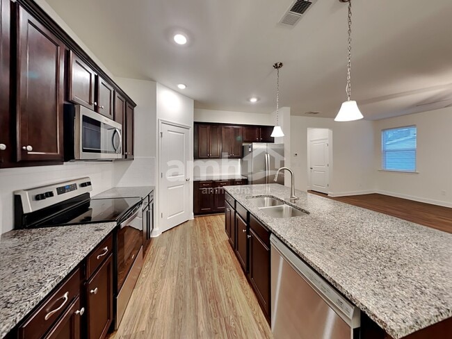 Building Photo - 513 Slew Dr